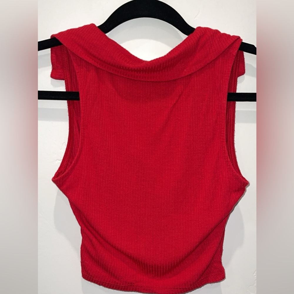 Red long v neck//collar